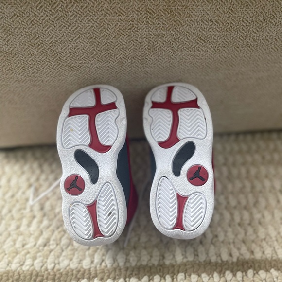 Jordan 13's Toddler 8c - Picture 4 of 5